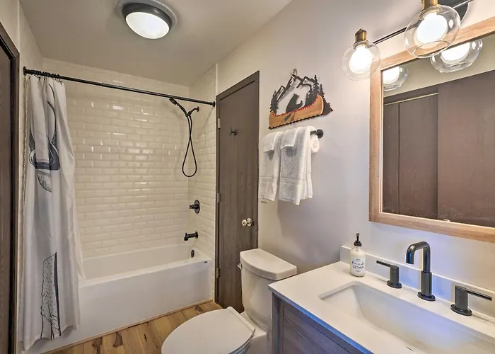 Family-friendly Townhome With Community Pools Ferienhaus *