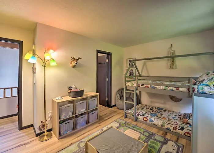 Family-friendly Townhome With Community Pools *